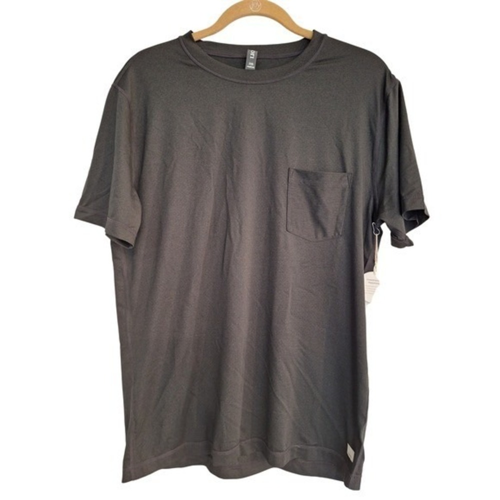 Vuori Men's size M Black  Performance Stretch Athletic Shirt